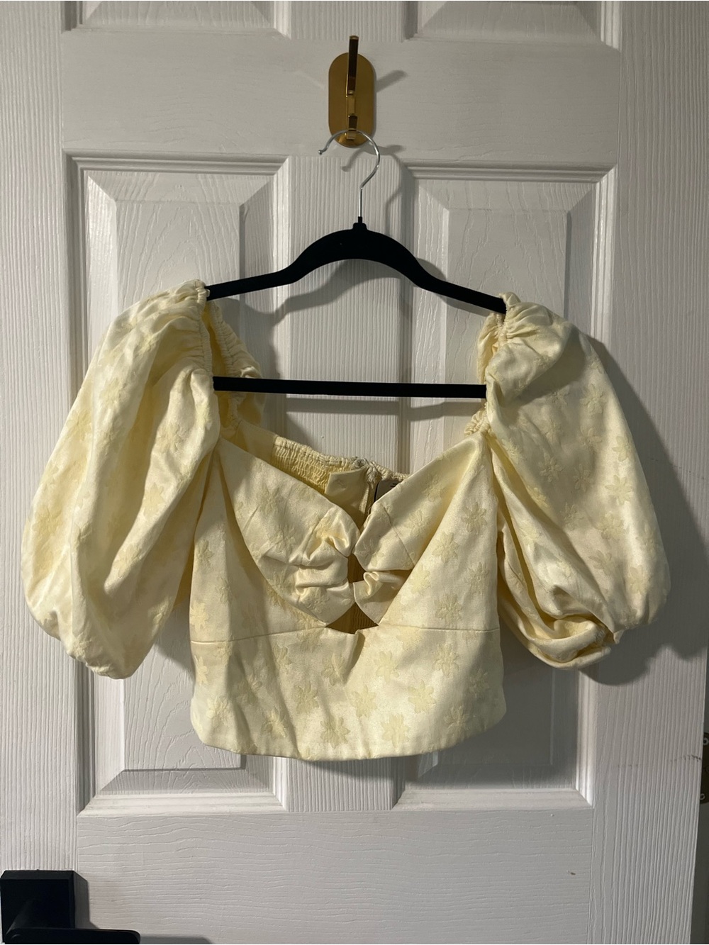 NWT Pastel Yellow Floral Jacquard Puff Sleeve Crop Top Size S